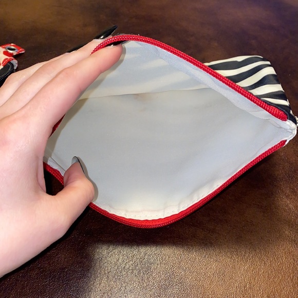 🐚Bath and body works small clutches! - Picture 4 of 5